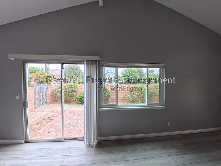 5025 Pearblossom Dr — Photo 15