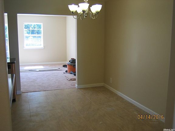 4th image of 3241 Garden Ave