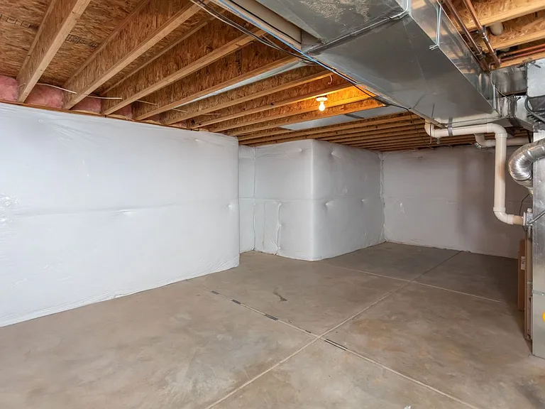 6563 Silverwind Cir — Photo 27