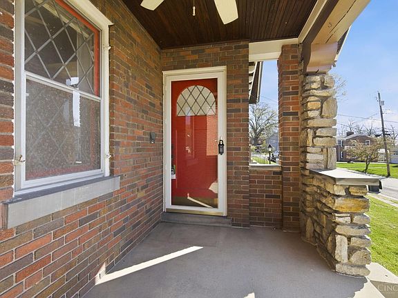 2nd image of 2506 Moundview Dr