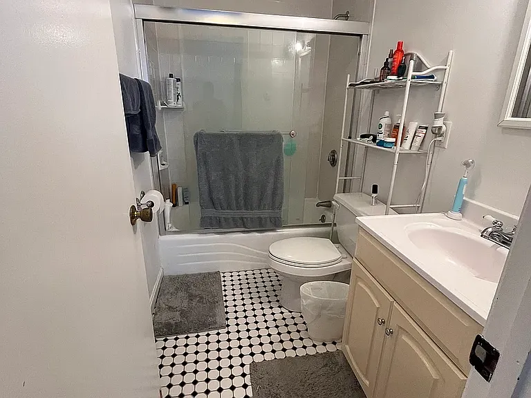 25 Linden Ave #12 — Photo 12