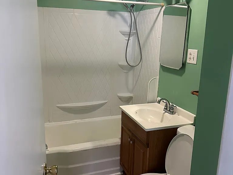 764 Ewing Ave — Photo 2