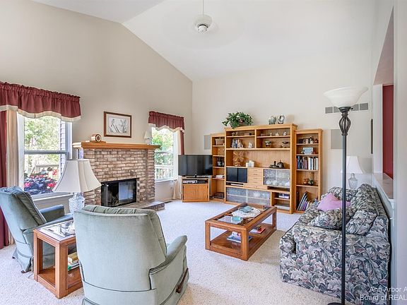 3rd image of 4785 N Ashford Way