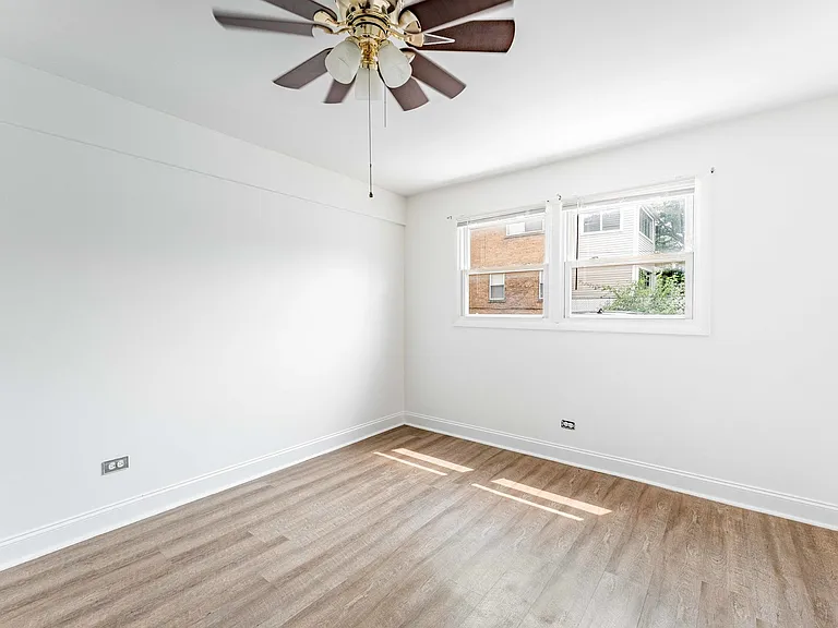 3158 N Neenah Ave #1C — Photo 13