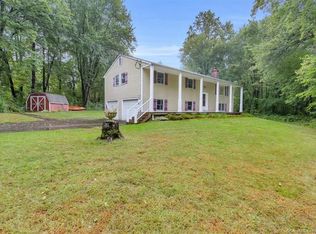 5 Putnam Dr, Newtown, CT 06470