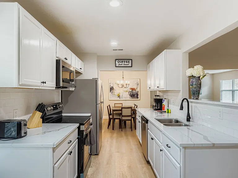 1107 Georgetown St — Photo 3