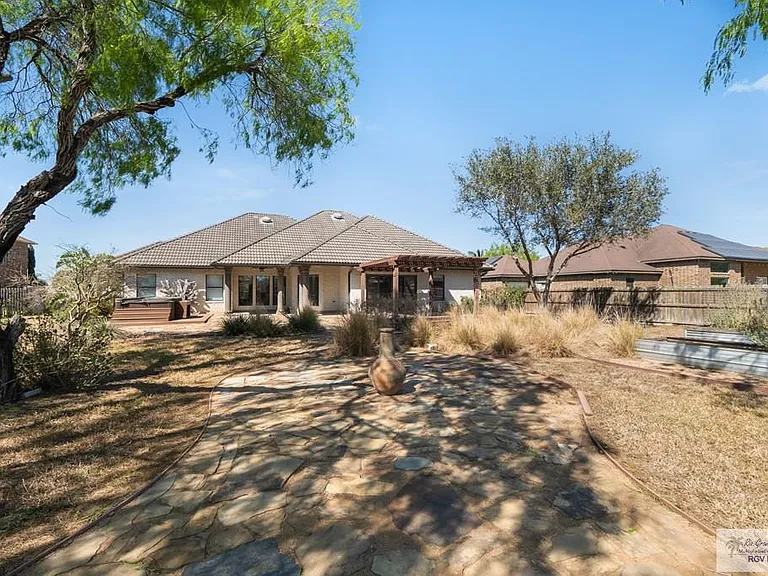 5684 Heron Cove Ln — Photo 21