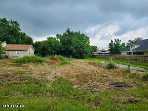 1st image of 979 Dunbar Ave