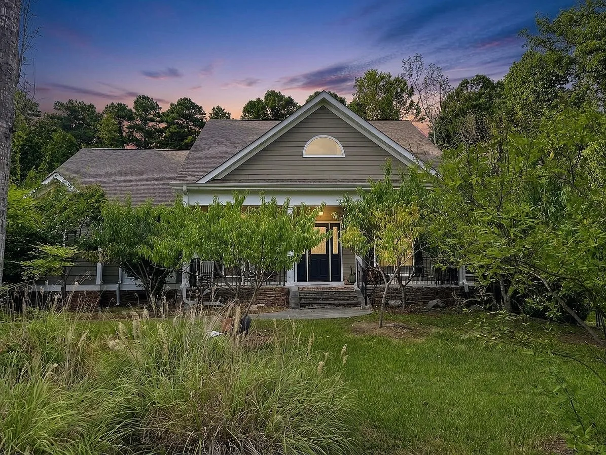 4 bed, 3229 sqft, $5,999 — Photo 4
