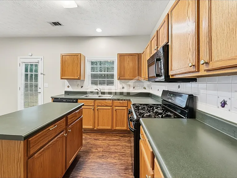 834 Glen Abbey Dr — Photo 3