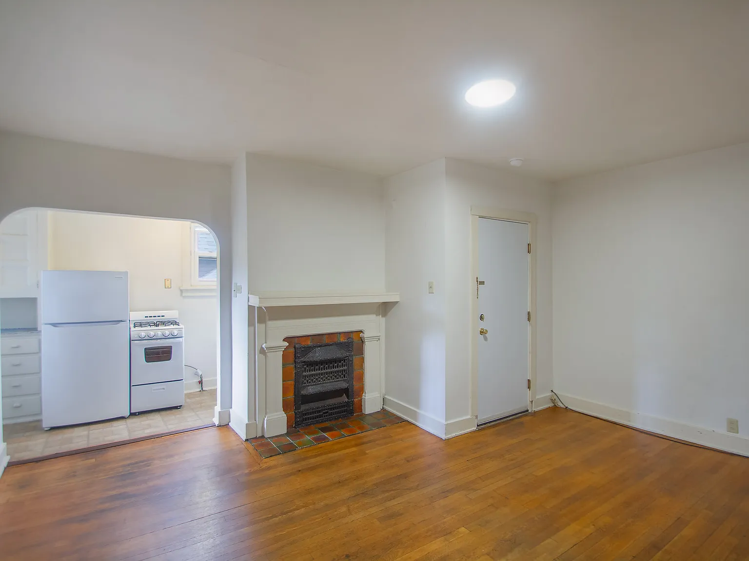 2 bed, 714 sqft, $1,250 — Photo 3