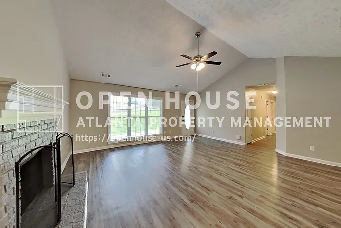 399 Charesa Ln — Photo 5
