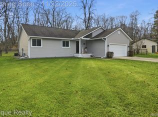 1071 Tracilee Dr, Howell, MI 48843