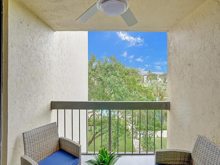 955 Egret Cir #405 — Photo 39