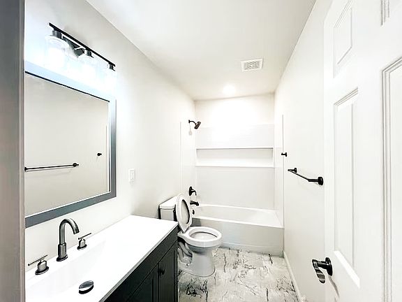 5th image of 2430 College St