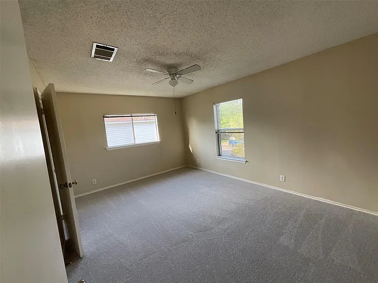 1172 Southern Pl — Photo 31