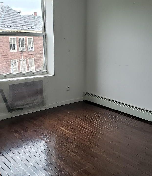 2nd image of 13810 35th Ave Floor 4