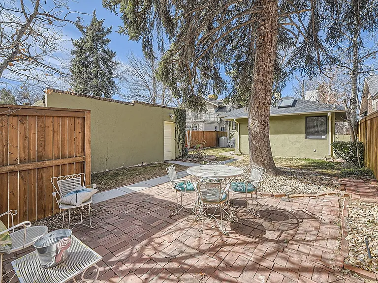 720 Josephine St — Photo 23