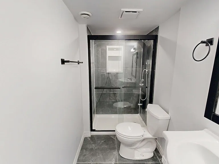 3252 Meadowgate Blvd #LOWER — Photo 28