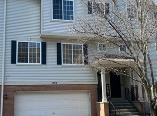 263 Evergreen Cir, Gilberts, IL 60136