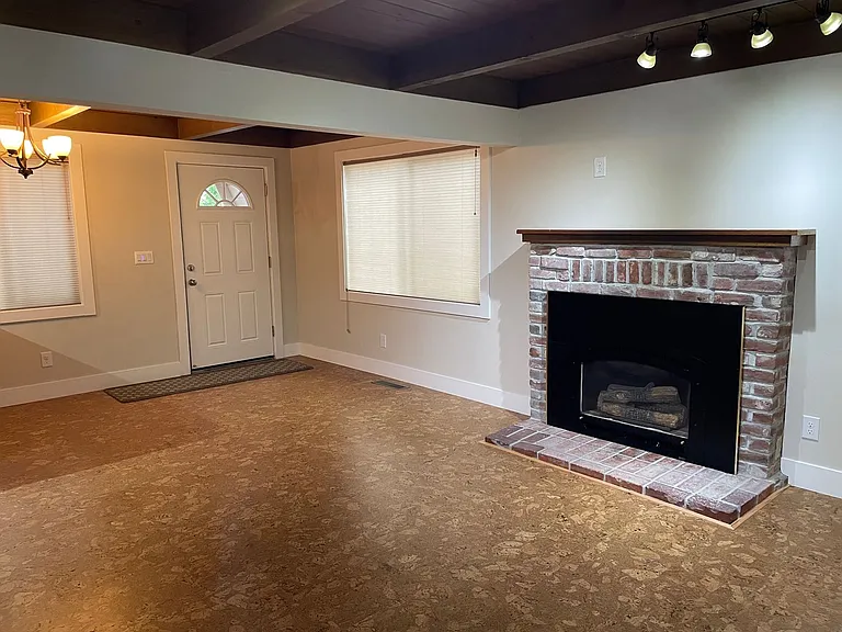 680 Taylor Way — Photo 5