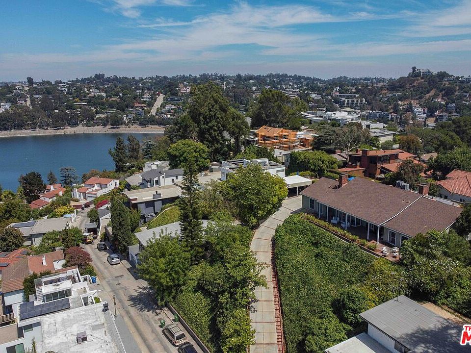 1st image of 2059 Kenilworth Ave