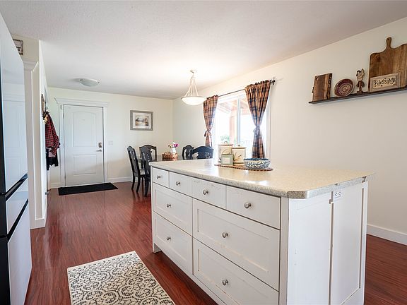 5th image of 2328 Willgoose Rd