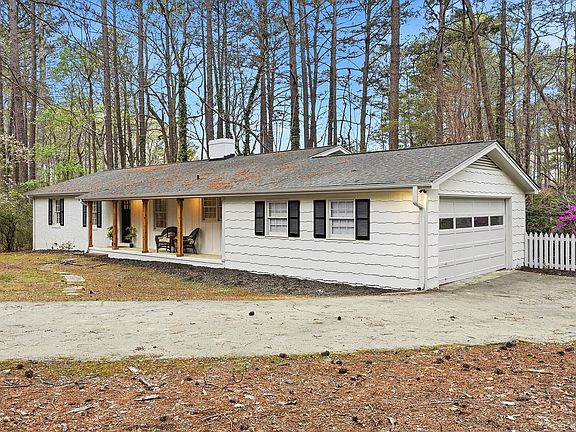 4th image of 5112 Laurie Dr