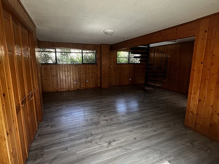 146 Hawthorne Ln — Photo 17