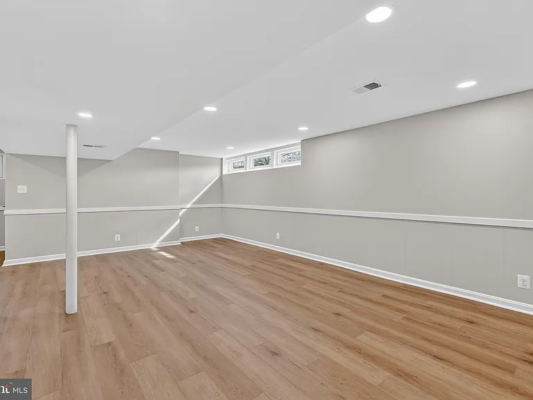 4625 Strathblane Pl — Photo 15