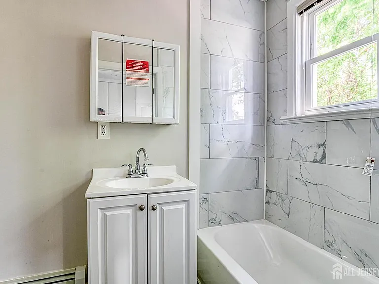 212 Easton Ave #1 — Photo 11