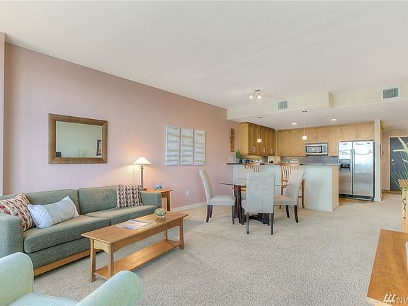 5th image of 1515 Dock St Unit 717
