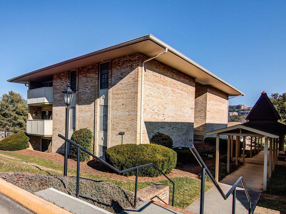 1st image of 5260 Crossbow Cir Unit 4D