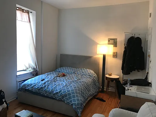 Rented by Salon Realty Corp | media 6