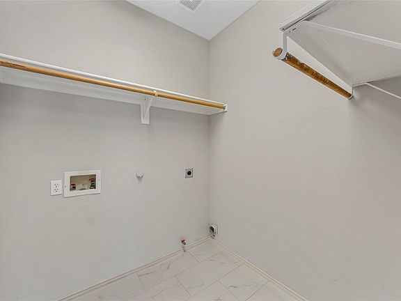 2nd image of 2905 Aspen Dr