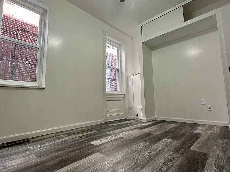 1433 S 6th St #1 — Photo 8