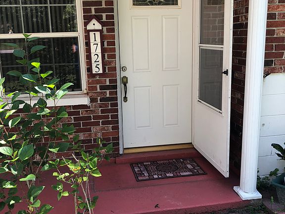 2nd image of 1725 N Riverhills Dr