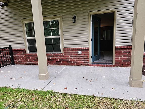 2nd image of 604 Pointe Dr #267