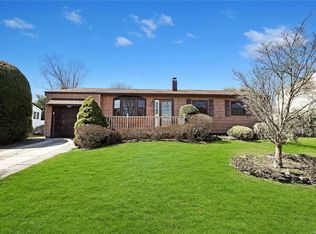 174 Helene St, Islip Terrace, NY 11752