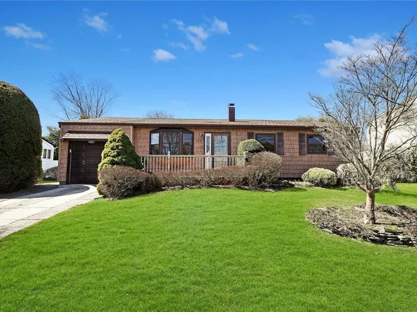 174 Helene Street, Islip Terrace, NY 11752