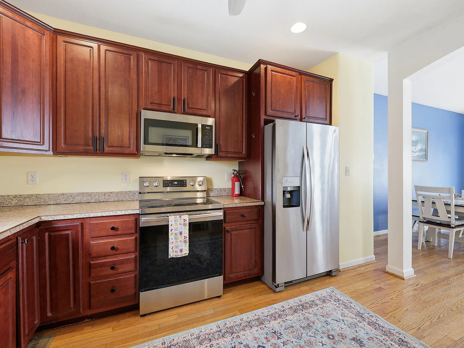 4 bed, 3.5 bath, 2376 sqft, $2,700 — Photo 3