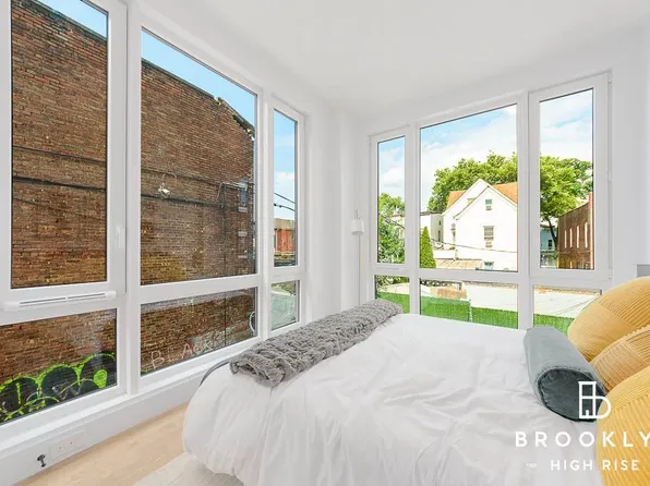 2667 Fulton Street image 10 of 16