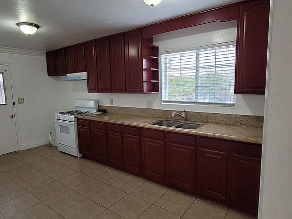 5th image of 7419 Hazard Ave