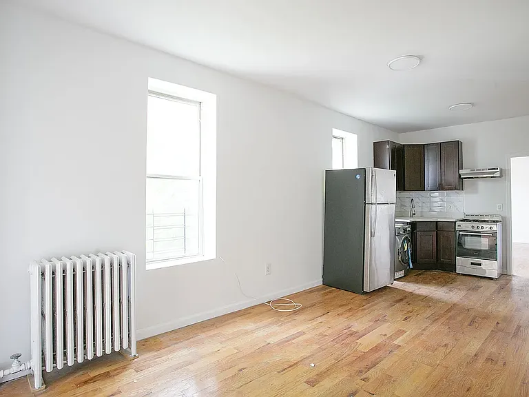 453 Irving Ave #1 — Photo 3