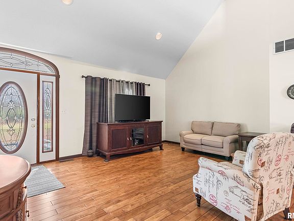 4th image of 7713 W Outer Rd