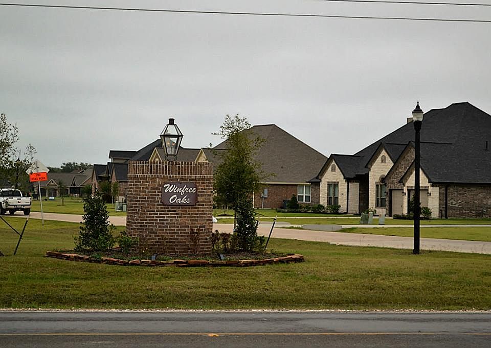 1st image of 4589 Dutton Lake Dr