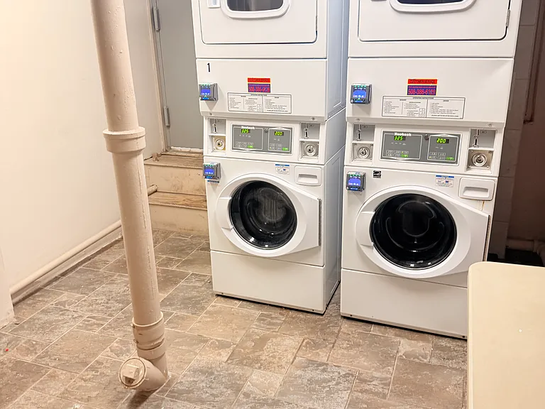 27 Peterborough St #4 — Photo 7