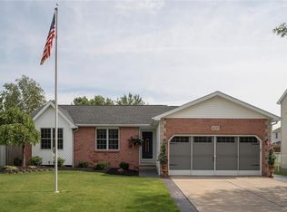 4895 Marilyn Dr, Hamburg, NY 14075