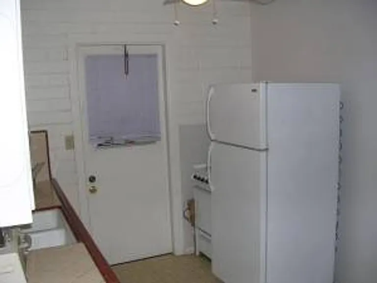 1200 S Farmer Ave — Photo 7
