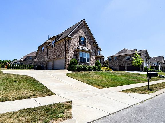 2nd image of 1040 Montrose Dr